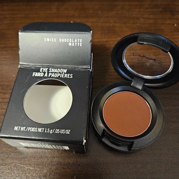MAC Single Eyeshadow in Swiss Chocolate (NIB) - Picture 1 of 4